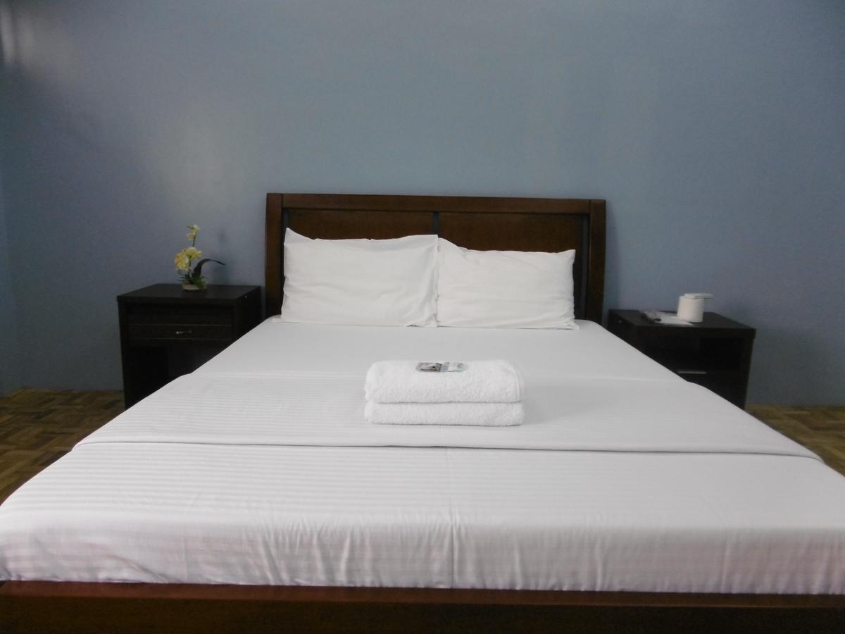 Ralphseej Pension House Moalboal Ngoại thất bức ảnh